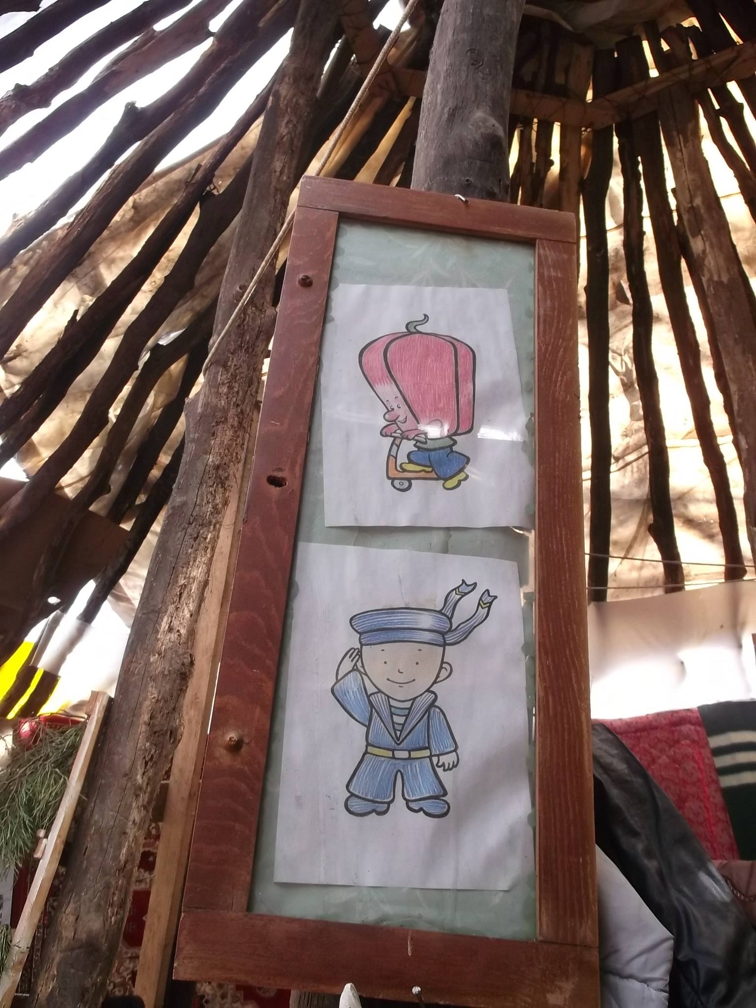 Dětské kresby a výhled dome části Stanu.*Children's drawings...